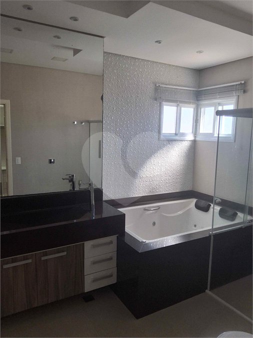 Casa à venda com 3 suítes no condomínio Portal do Jequitibá, Valinhos - SP
