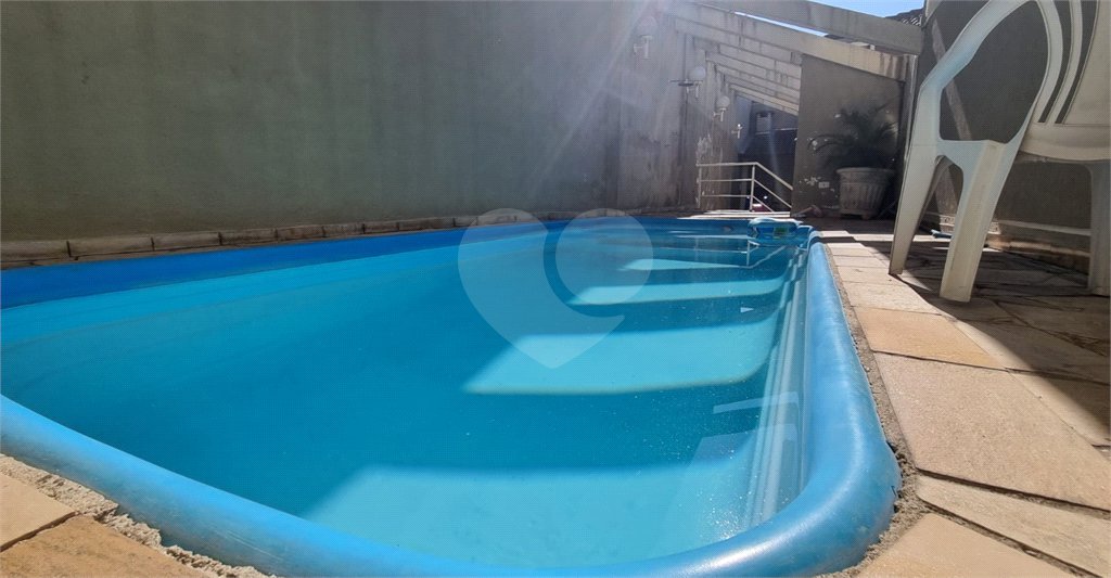 Casa à venda com 3 quartos, sendo 1 suíte,  no condomínio Rafaela I, São Paulo - SP