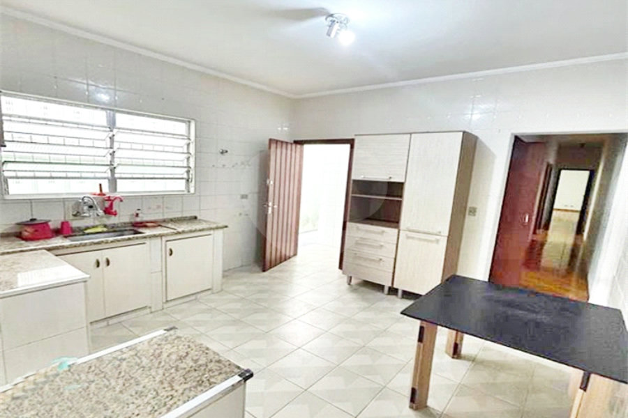 Sobrado à venda com 3 quartos, sendo 1 suíte, em Jardim Peri, São Paulo, SP