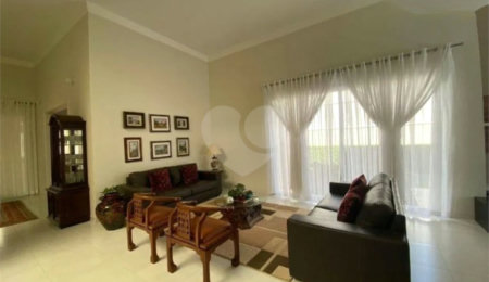 Casa à venda com 4 suítes no condomínio Ipê Velho, Vinhedo - SP