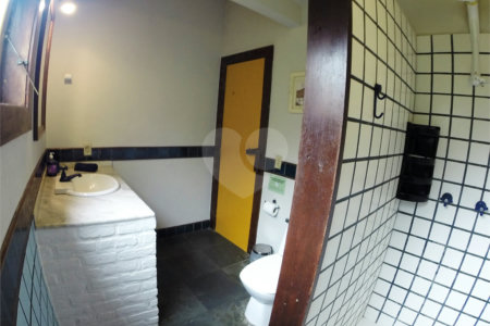 Casa à venda com 8 quartos, sendo 4 suítes, em Alto de Búzios, Armação dos Búzios, RJ