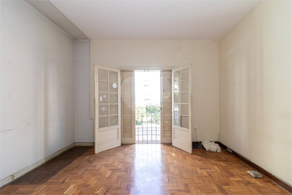 Casa Térrea à venda com 3 quartos, sendo 1 suíte,  em Indianópolis, São Paulo, SP