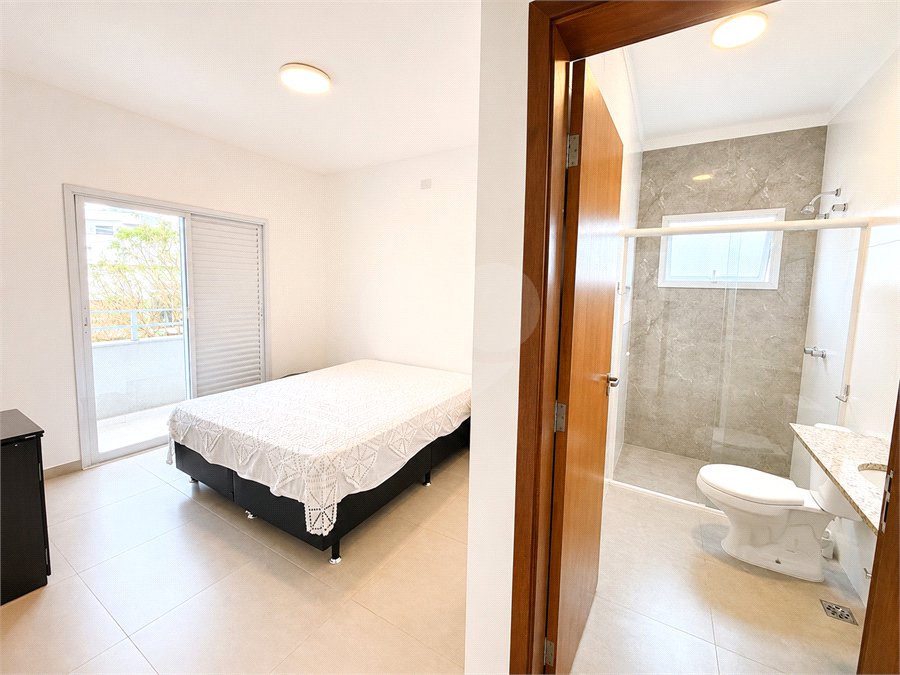 Casa à venda com 3 suítes no condomínio Via Castelli, Louveira - SP