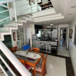 Casa à venda com 3 quartos, sendo 2 suítes, no condomínio Laura Serra, Rio de Janeiro - RJ