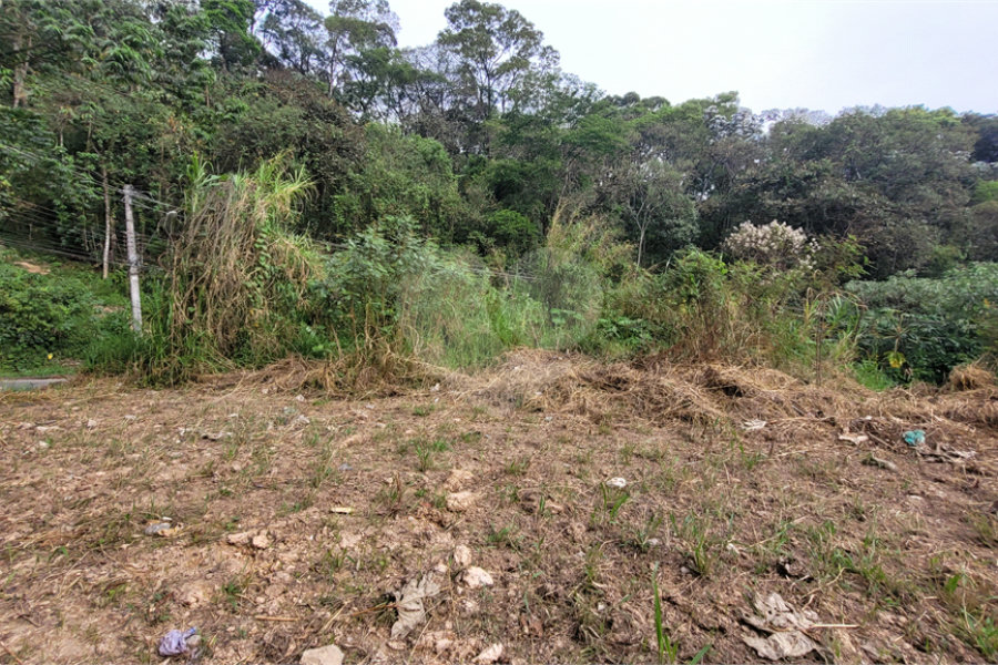 Terreno à venda em Barreiro, Mairiporã, SP