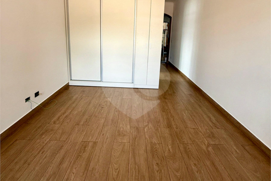 Sobrado à venda com 4 quartos, sendo 3 suítes, em Palmas do Tremembé, São Paulo, SP