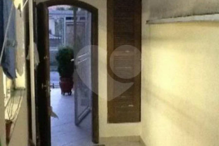 Casa à venda com 3 quartos, sendo 1 suíte,  no condomínio Praça Doutor José Augusto César,12, São Paulo - SP