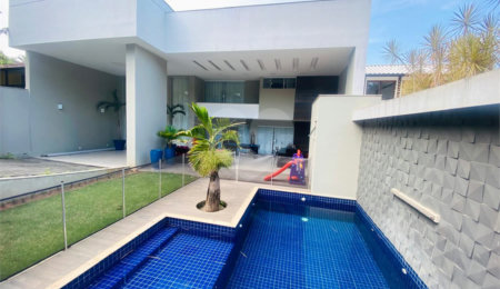 Casa à venda com 4 quartos, sendo 3 suítes,  no condomínio Marc Ferez, Rio de Janeiro - RJ