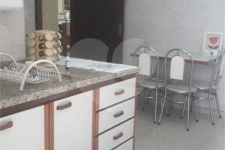 Casa à venda com 3 quartos, sendo 1 suíte,  em Vila Oliveira, Mogi das Cruzes, SP