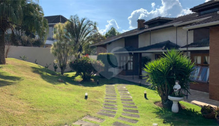 Casa à venda com 5 quartos, sendo 2 suítes,  em Serra da Cantareira, Mairiporã, SP