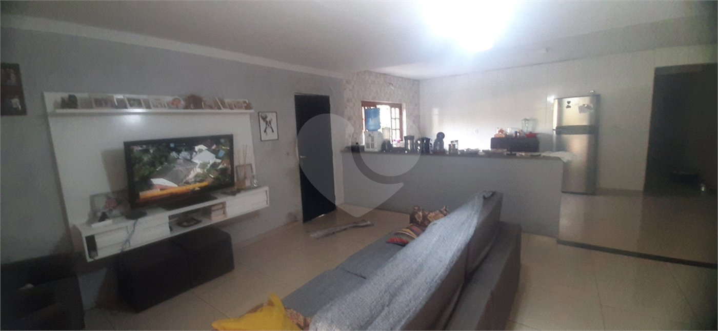 Sobrado à venda com 3 quartos, sendo 1 suíte, em Serra da Cantareira, Mairiporã, SP