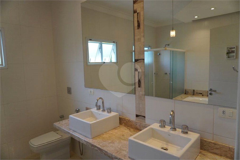 Casa para alugar com 4 quartos, sendo 2 suítes, no condomínio Mont Serrat, Salto - SP
