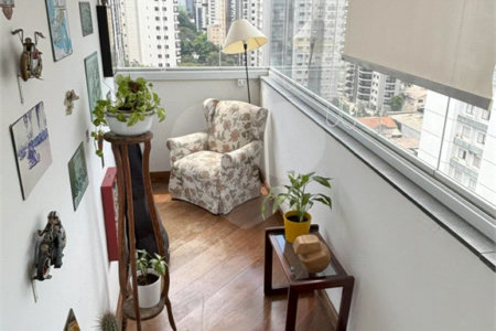 Apartamento à venda com 3 suítes em Indianópolis, São Paulo, SP