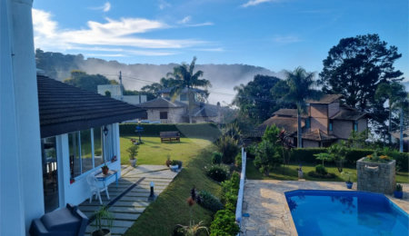 Casa à venda com 3 quartos, sendo 1 suíte,  no condomínio Alpes da Cantareira, Mairiporã - SP