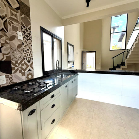 Casa à venda ou para alugar com 3 quartos, sendo 1 suíte, no condomínio Residencial Marchant Buarque, Atibaia - SP
