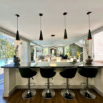 Casa à venda com 4 quartos, sendo 3 suítes, no condomínio Vilarejo, Carapicuíba - SP