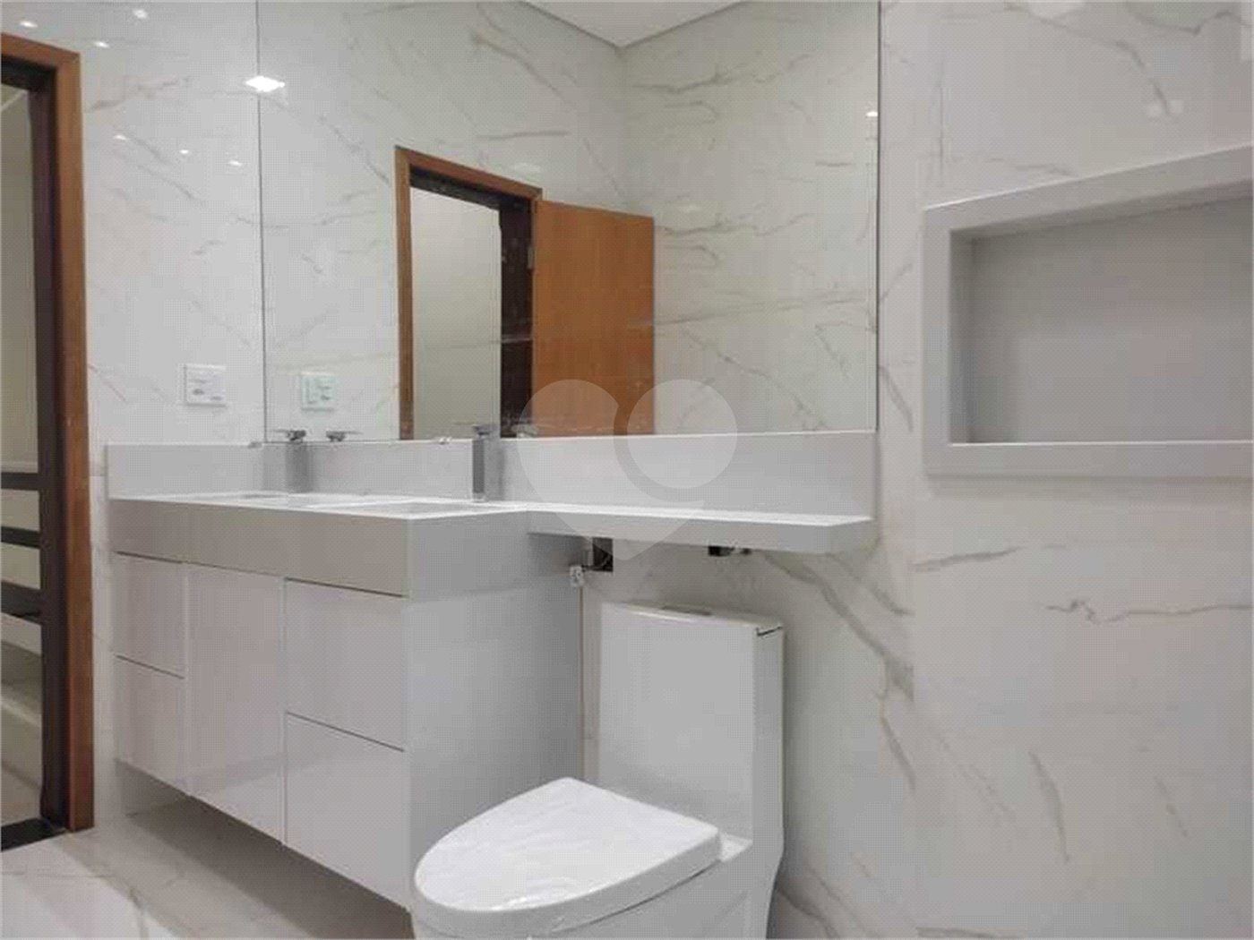 Casa à venda com 3 suítes no condomínio Jardim Residencial London Park, Indaiatuba - SP