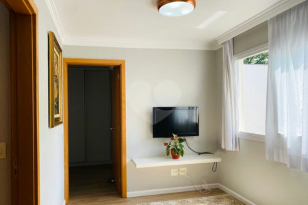 Casa à venda com 4 quartos, sendo 2 suítes, no condomínio Residencial Vila Lagos, São Paulo - SP