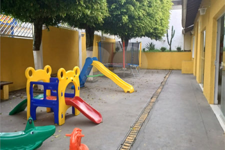 Casa à venda com 3 quartos, sendo 1 suíte,  no condomínio Altos de Poa, Poá - SP