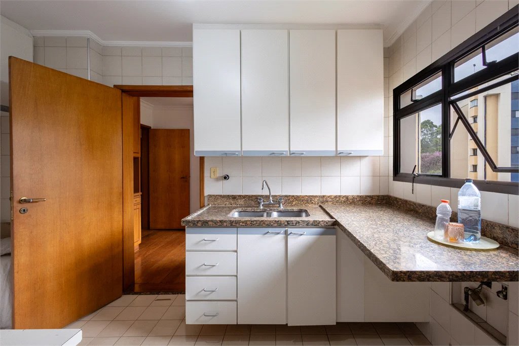 Apartamento à venda com 4 quartos, sendo 3 suítes, em Jardim Monte Kemel, São Paulo, SP