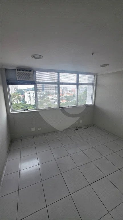 Sala Comercial 30 m² Próximo ao Metrô Conceição.