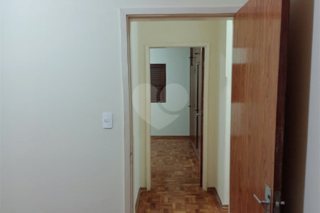 Casa à venda com 4 quartos, sendo 1 suíte, em Vila Rosa, Itapetininga, SP
