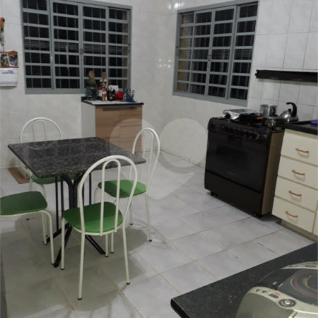 Chácara à venda com 4 quartos, sendo 1 suíte,  em Chácaras Polozzi, Louveira, SP