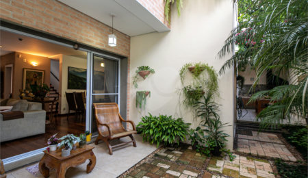 Casa à venda com 5 quartos, sendo 4 suítes, no condomínio Villa de Monterey, São Paulo - SP