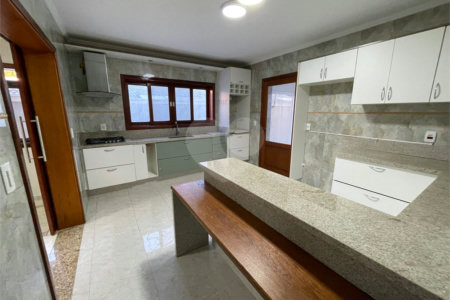 Casa para alugar com 3 suítes no condomínio Bosque de Grevilea, Vinhedo - SP