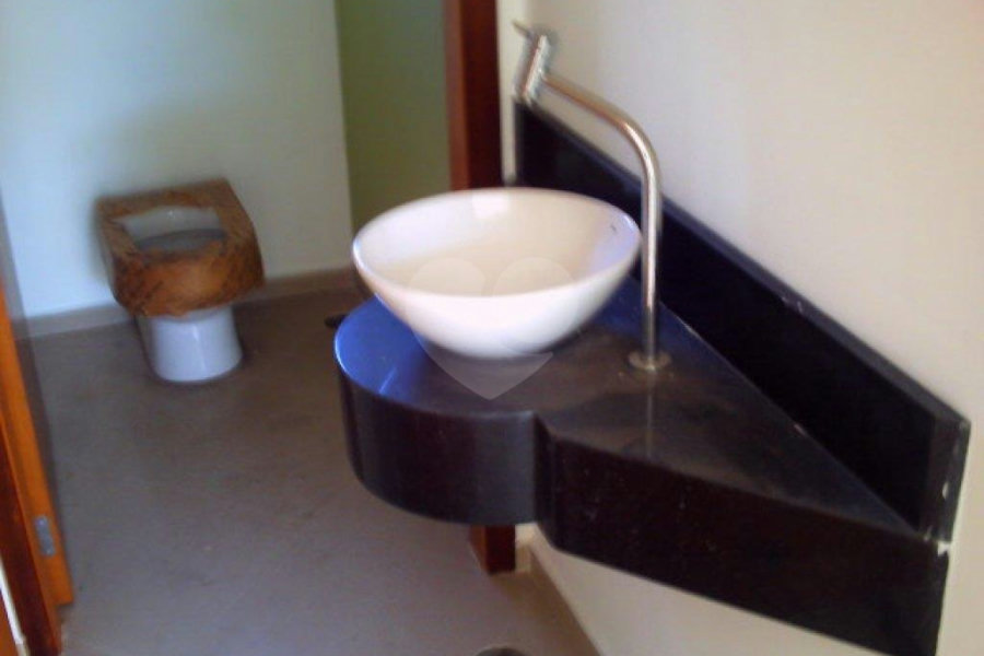 Sobrado à venda com 3 quartos, sendo 1 suíte, em Vila Irmãos Arnoni, São Paulo, SP