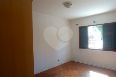 Sobrado à venda com 3 quartos em Água Fria, São Paulo, SP
