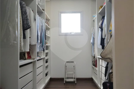 Casa à venda com 3 suítes no condomínio Estância Marambaia, Vinhedo - SP