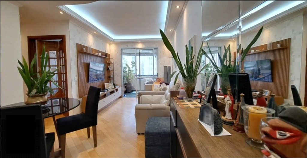 Apartamento à venda com 3 quartos, sendo 1 suíte,  em Vila Gomes Cardim, São Paulo, SP