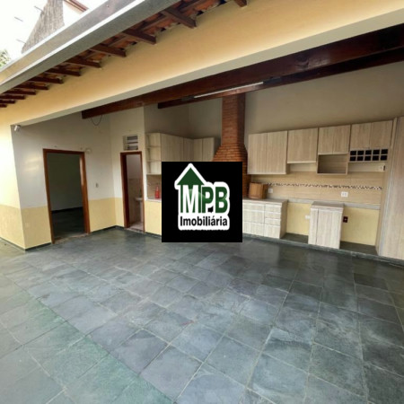 Sobrado à venda com 3 quartos, sendo 1 suíte, em Jardim Refúgio, Sorocaba, SP