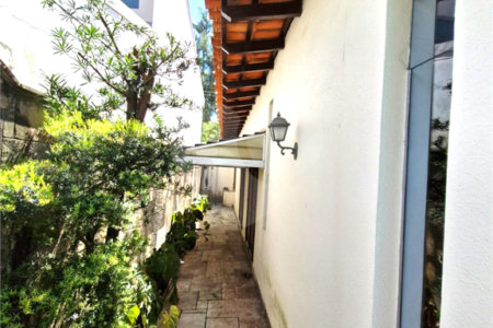 Casa Térrea à venda com 5 quartos, sendo 3 suítes, em Granja Julieta, São Paulo, SP