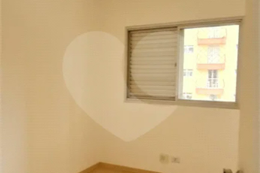 Apartamento 2 quartos (1suíte) 1 vaga na rua Piracema próximo a Saint Tropez
