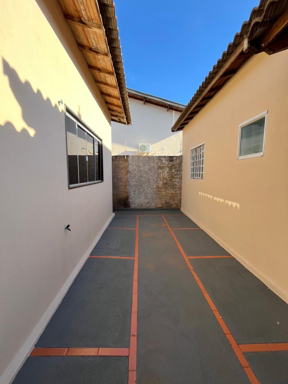 Casa à venda com 4 quartos, sendo 1 suíte,  em Jardim Maristela, Três Lagoas, MS