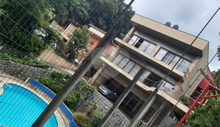 Casa à venda com 4 quartos, sendo 2 suítes,  no condomínio Champs Elysees Village, Mairiporã - SP