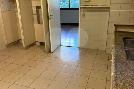 Apartamento à venda com 3 quartos, sendo 1 suíte,  em Jardim Paulistano, São Paulo, SP
