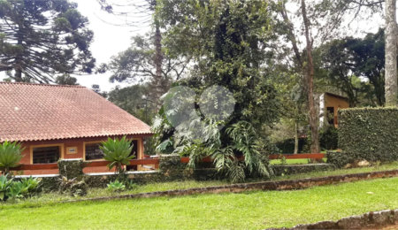 Casa à venda com 3 quartos, sendo 1 suíte,  no condomínio Jardim da Monntanha Ii, Mairiporã - SP