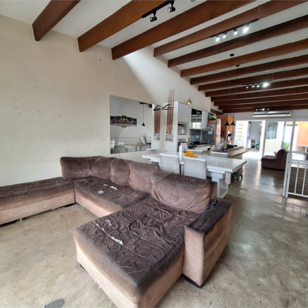 Casa à venda com 3 quartos, sendo 1 suíte, em Chora Menino, São Paulo, SP