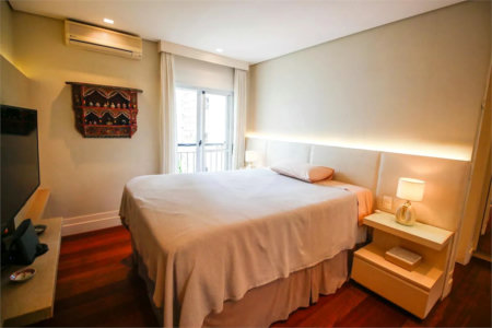 Apartamento à venda com 3 suítes em Real Parque, São Paulo, SP