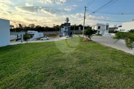 Terreno à venda no condomínio Horto Florestal Villagio, Sorocaba - SP