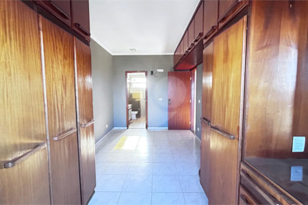 Apartamento à venda com 3 quartos, sendo 1 suíte, no Centro, Três Lagoas, MS
