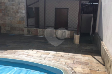 Sobrado à venda com 6 quartos, sendo 3 suítes, em Jardim Refúgio, Sorocaba, SP