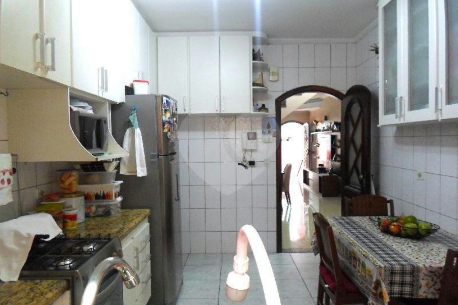Sobrado à venda com 3 suítes em Vila Galvão, Guarulhos, SP