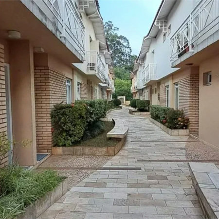 Lindo sobrado a venda em condomínio fechado, no Jardim das Palmas, com 3 dormitórios, sendo uma suíte