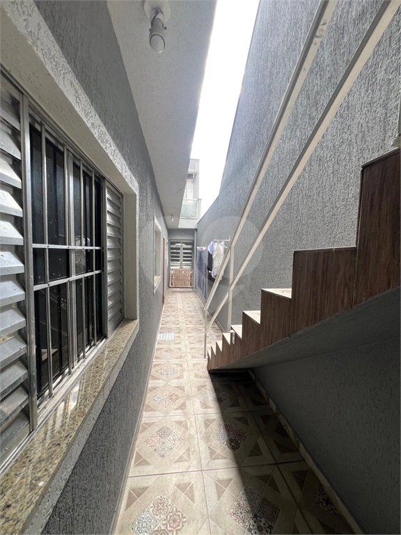 Sobrado à venda com 4 quartos, sendo 2 suítes,  em Jardim Marisa, São Paulo, SP