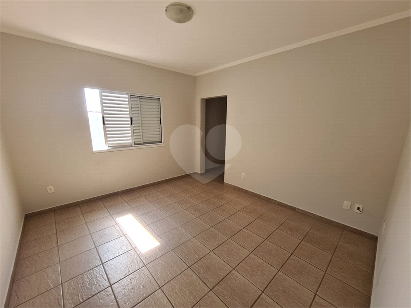 Casa à venda com 3 quartos, sendo 2 suítes, no condomínio Terras de São Francisco, Vinhedo - SP