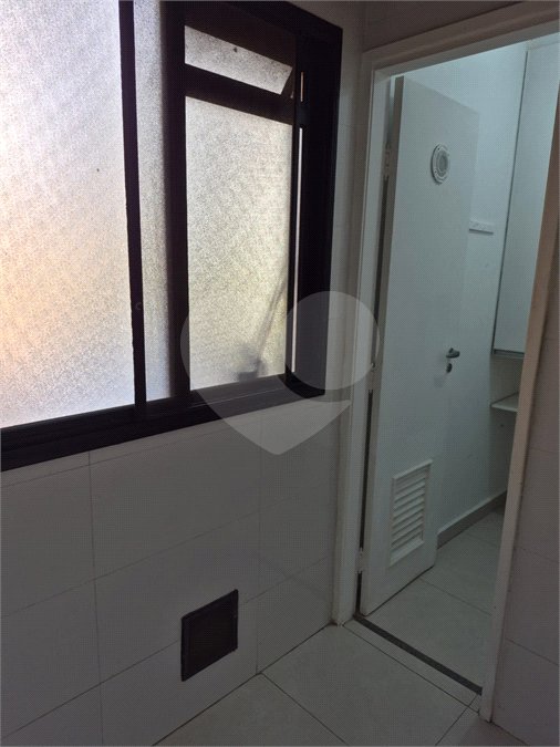 Apartamento à venda com 3 quartos, sendo 1 suíte,  em Cidade São Francisco, São Paulo, SP